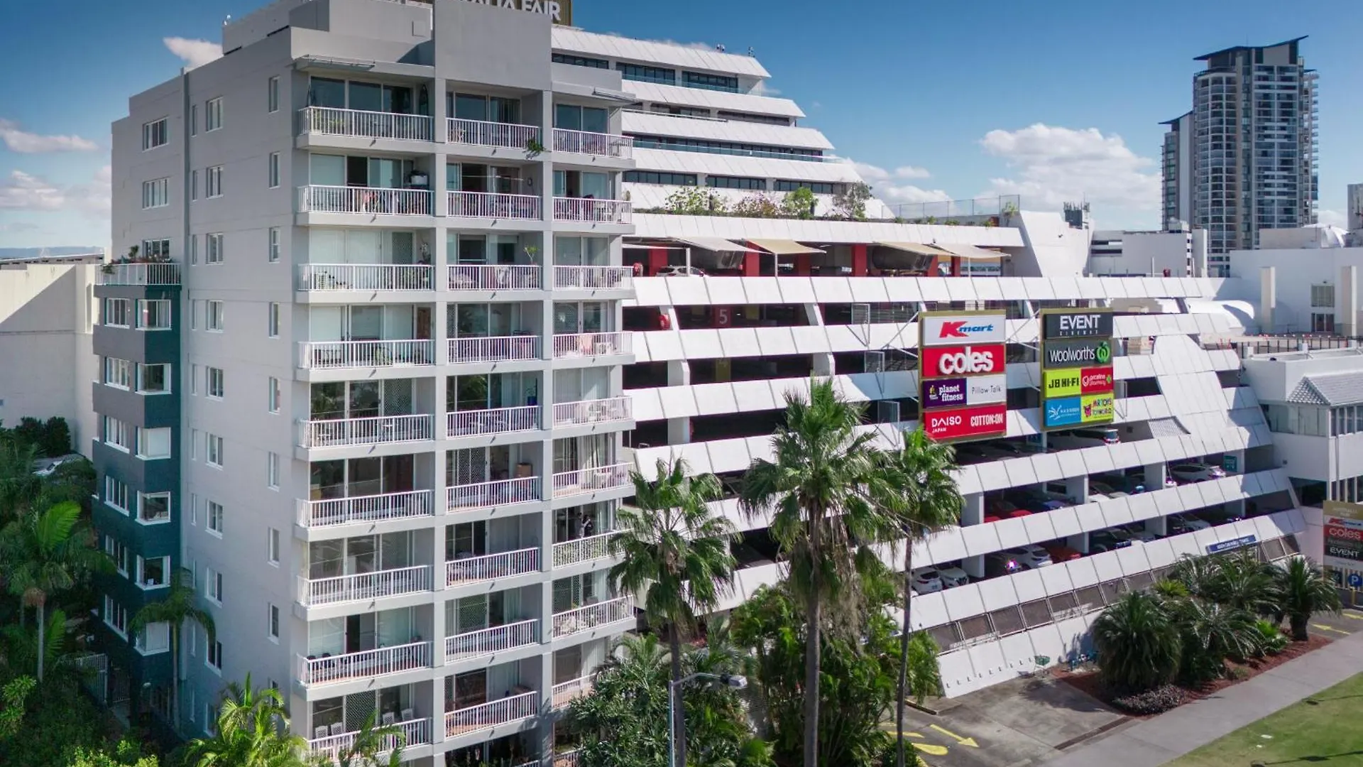 Freshly Renovated Modern Waterfront 1 Bedroom Unit Gold Coast 0*,  Australia