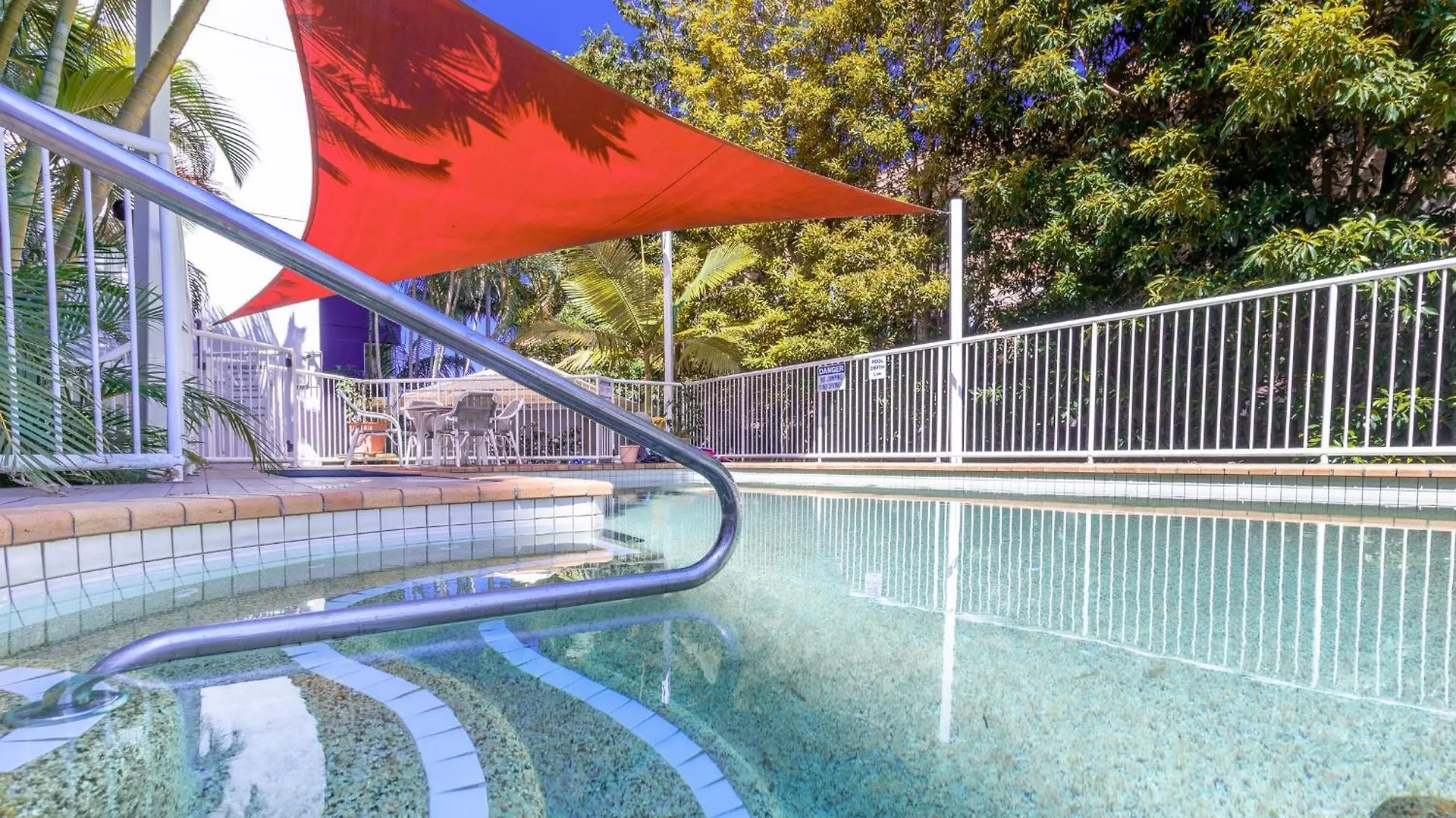 Freshly Renovated Modern Waterfront 1 Bedroom Unit Gold Coast 0*,  Australia